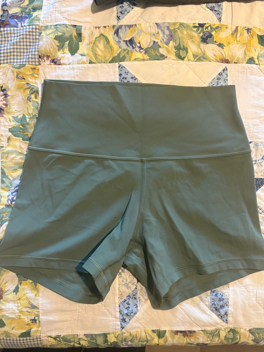 Lululemon Align 4inch shorts